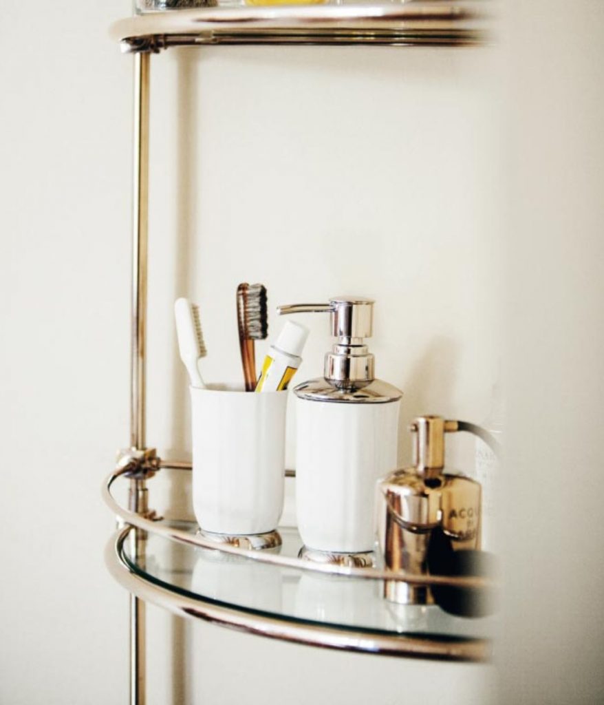 Accessoires haut de gamme pour la salle de bain de luxe style rétro classique Accessoires haut de gamme pour la salle de bain de luxe