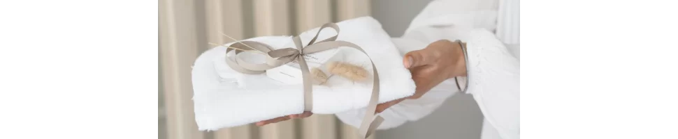 Petits cadeaux délicats pour elle